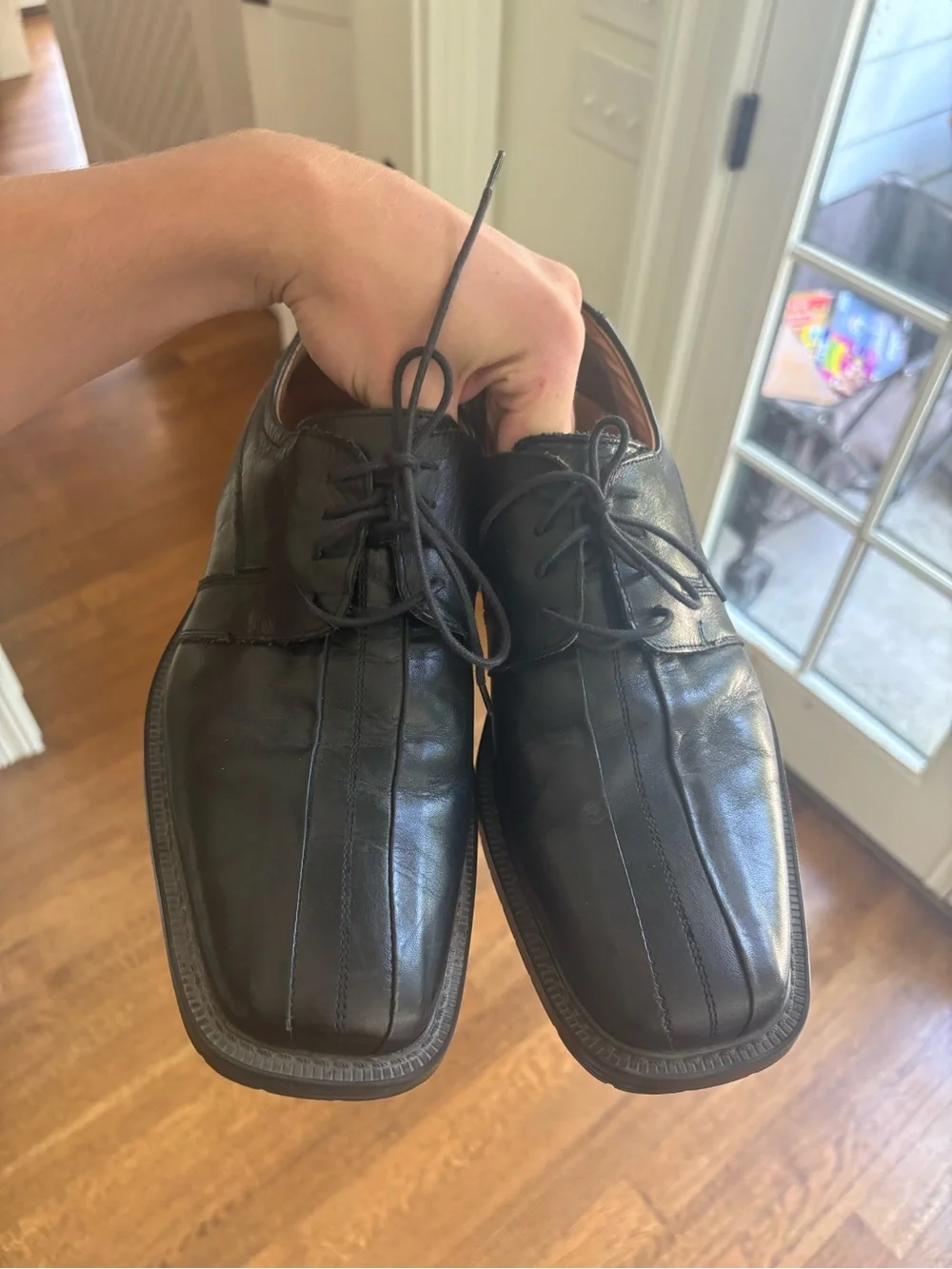 Men's Venturini Black Leather square toe Lace-Up loafers size 9M great condition
